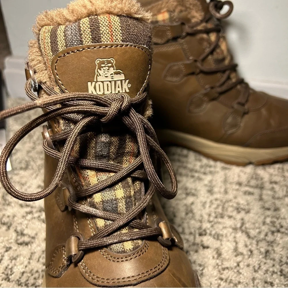 Kodiak Thinsulated Brown Rae Lace Up Ankle Snow Boots Size 9